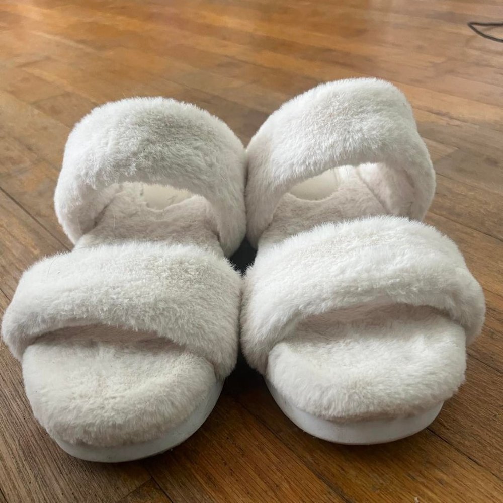 Vince Camuto-- Amaida Faux Fur Slide Sandal---Size 10